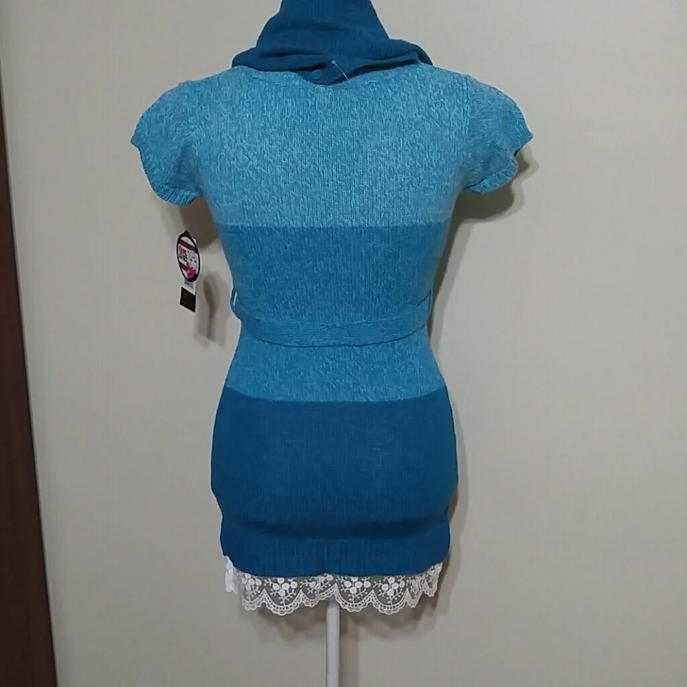 2pc Star Ride short sleeved belted sweater dress with scarf size medium (10/12)